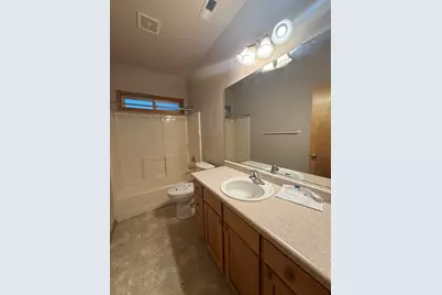 834 Isherwood Drive, Central Point, OR 97502 - Photo 9