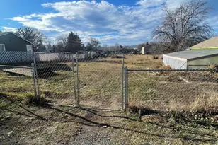 1512 Summers Ln, Klamath Falls, OR 97603 - Photo 11