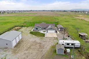 597 Bigham Brown Rd, Eagle Point, OR 97524 - Photo 49