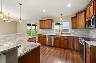 597 Bigham Brown Rd, Eagle Point, OR 97524 - Photo 11