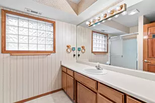 4231 Tamarack Dr, Medford, OR 97504 - Photo 39