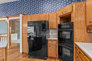 4231 Tamarack Dr, Medford, OR 97504 - Photo 11