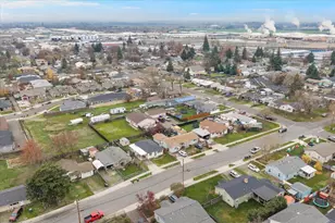 166 Mace Rd, Medford, OR 97501 - Photo 21