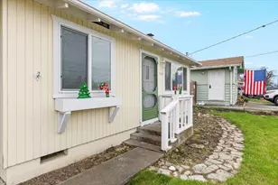 166 Mace Rd, Medford, OR 97501 - Photo 3