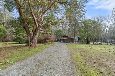 1608 Foots Creek R Fork Road, Gold Hill, OR 97525 - Photo 7