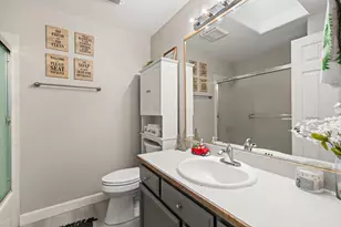 2754 Juanita Ave, Medford, OR 97504 - Photo 19