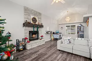 2754 Juanita Ave, Medford, OR 97504 - Photo 3