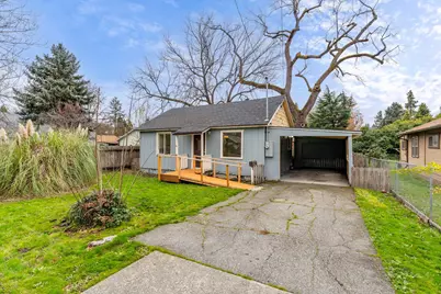 609 SE Riverside Avenue, Grants Pass, OR 97526 - Photo 1