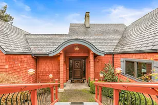 443 Conestoga Cir, Jacksonville, OR 97530 - Photo 3