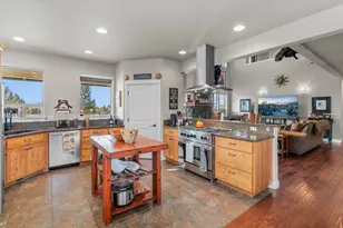 9001 SW Desert Sage Ln, Powell Butte, OR 97753 - Photo 9