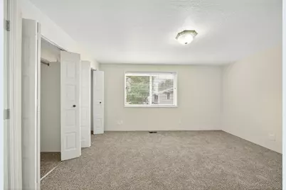 821 E 10th Street, Medford, OR 97504 - Photo 19