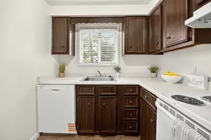 821 E 10th St, Medford, OR 97504 - Photo 11