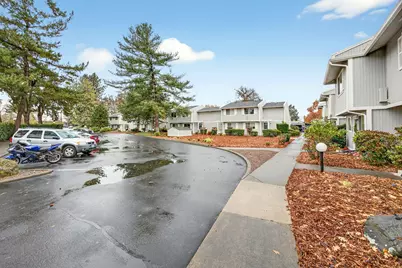 821 E 10th Street, Medford, OR 97504 - Photo 39