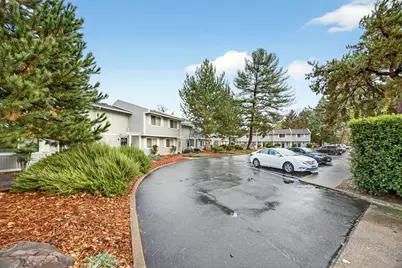 821 E 10th Street, Medford, OR 97504 - Photo 43