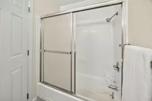 821 E 10th St, Medford, OR 97504 - Photo 23