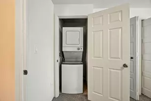 821 E 10th St, Medford, OR 97504 - Photo 21