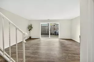 821 E 10th St, Medford, OR 97504 - Photo 13