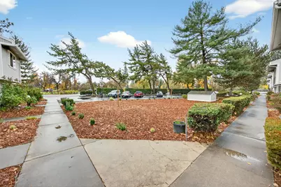 821 E 10th Street, Medford, OR 97504 - Photo 29