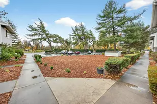 821 E 10th St, Medford, OR 97504 - Photo 29