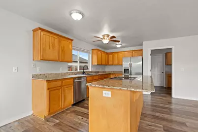 1642 Hollyhock Drive, Medford, OR 97504 - Photo 7