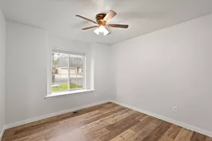 1642 Hollyhock Dr, Medford, OR 97504 - Photo 17