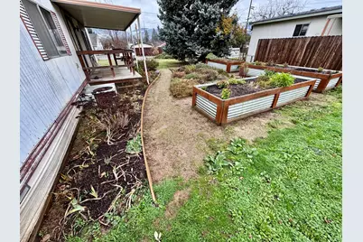 843 Fruitdale Drive, Grants Pass, OR 97527 - Photo 23