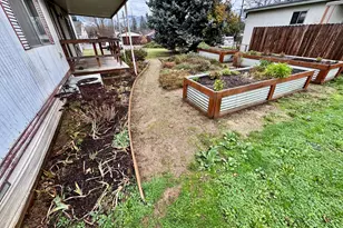 843 Fruitdale Dr, Grants Pass, OR 97527 - Photo 23