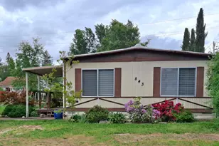 843 Fruitdale Dr, Grants Pass, OR 97527 - Photo 1