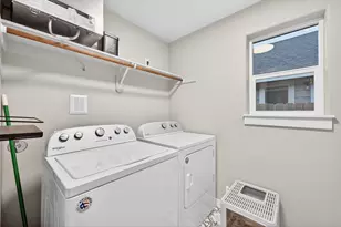 949 NW Upas Ave, Redmond, OR 97756 - Photo 15