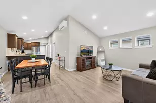 949 NW Upas Ave, Redmond, OR 97756 - Photo 3