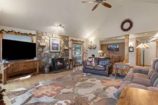 69219 Yellow Daisy Ln, Sisters, OR 97759 - Photo 9