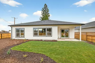 348 Cascade Drive, Central Point, OR 97502 - Photo 41