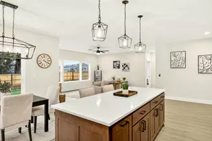 348 Cascade Dr, Central Point, OR 97502 - Photo 17