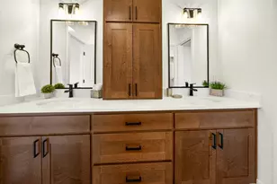 348 Cascade Dr, Central Point, OR 97502 - Photo 23