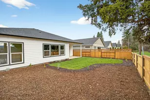 348 Cascade Dr, Central Point, OR 97502 - Photo 43