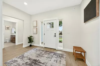 348 Cascade Drive, Central Point, OR 97502 - Photo 3