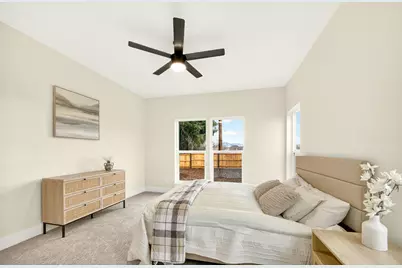 348 Cascade Drive, Central Point, OR 97502 - Photo 27