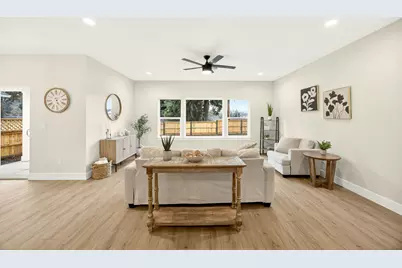 348 Cascade Drive, Central Point, OR 97502 - Photo 5