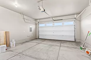 3742 Carlin Dr, Medford, OR 97504 - Photo 11