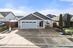 1758 Pearl Eye Ln, Medford, OR 97504 - Photo 29