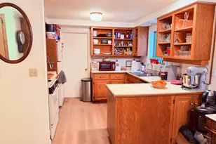 465 S 3rd St, Jacksonville, OR 97530 - Photo 7