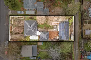 801 Beekman Ave, Medford, OR 97501 - Photo 3