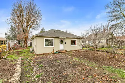 801 Beekman Avenue, Medford, OR 97501 - Photo 1