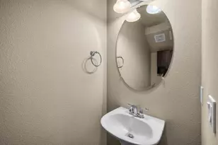 61704 Marigold Ln, Bend, OR 97702 - Photo 11