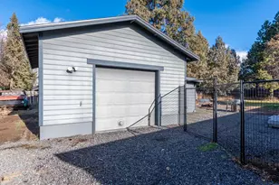 21058 Azalia Ave, Bend, OR 97702 - Photo 21