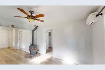 744 NW 2nd Street, Grants Pass, OR 97526 - Photo 11