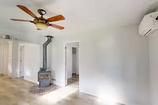 744 NW 2nd St, Grants Pass, OR 97526 - Photo 11