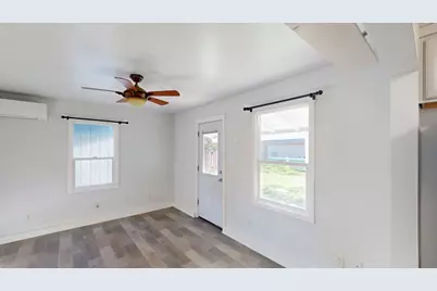 744 NW 2nd Street, Grants Pass, OR 97526 - Photo 9