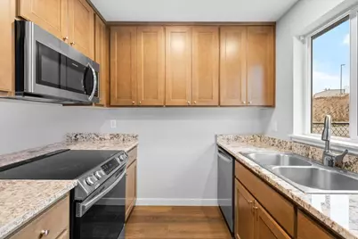 610 N Main Street #APT 5A, Phoenix, OR 97535 - Photo 11