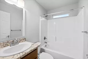 610 N Main St, Phoenix, OR 97535 - Photo 15